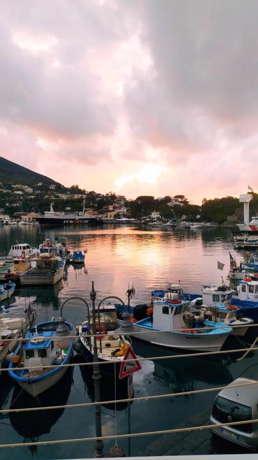 Appartamento Panoramico La Rosa Dei Venti - Maestrale Isquia Exterior foto